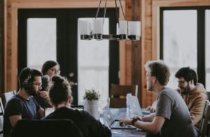 Équipe collaborant sur un projet